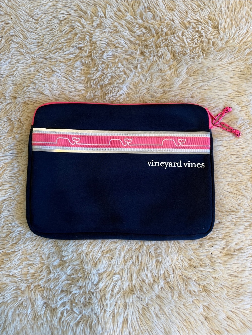 🐳💕Vineyard Vines Navy Laptop Sleeve with Pink Trim